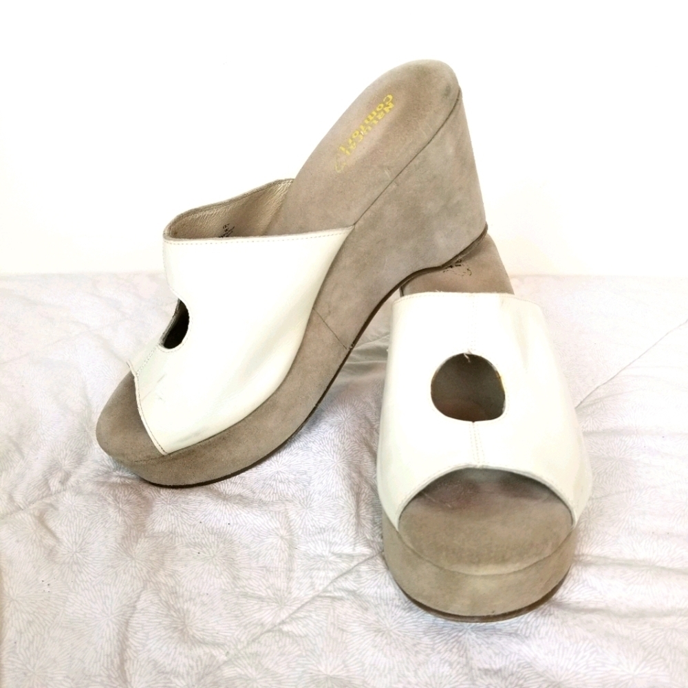 Natural Comfort white leather wide band platform sandals circle cutout detail 10 - Picture 2 of 8
